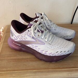 Brooks Women's Athletic Shoes - White and Purple